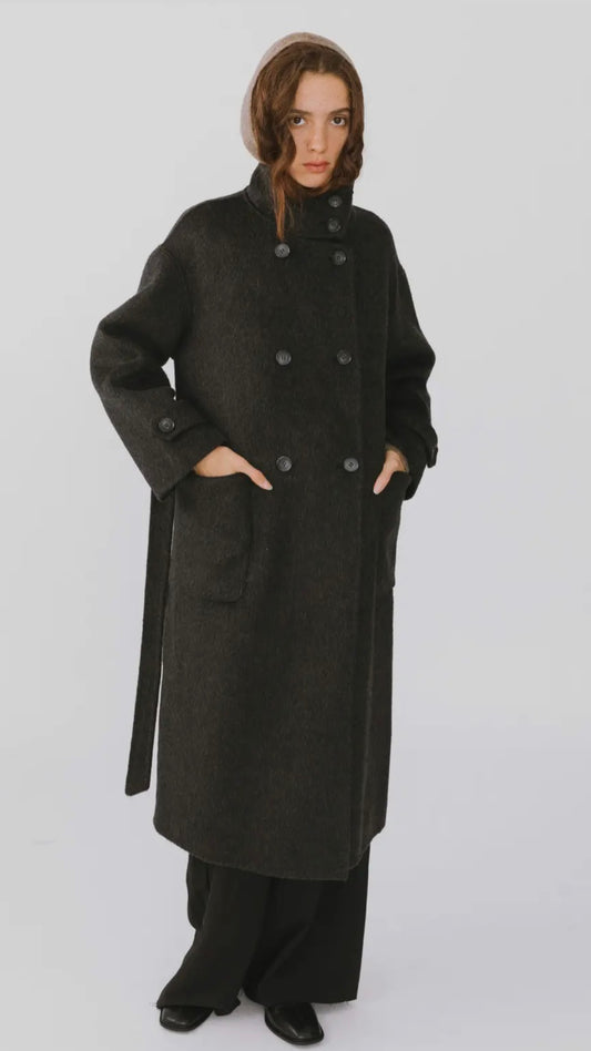 Manteau long à col haut